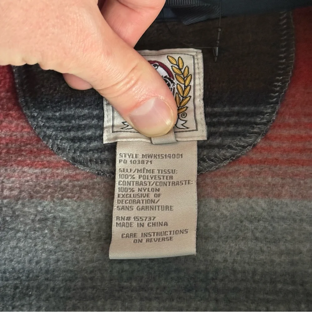 Cinch fleece packaging within